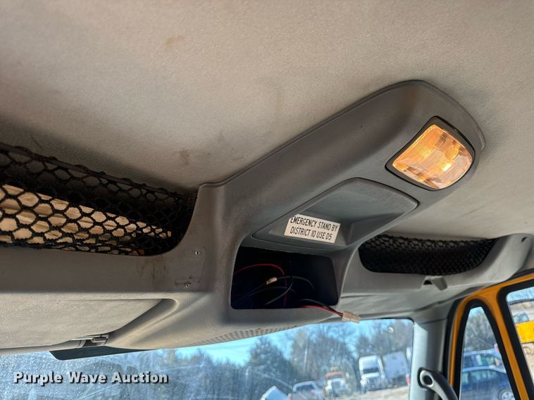 image for item EN5165 2006 International 7400 Crew Cab dump truck