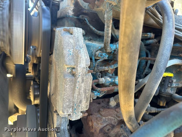 image for item EN5165 2006 International 7400 Crew Cab dump truck