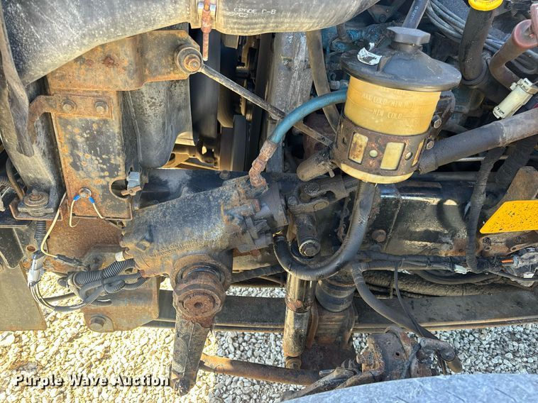 image for item EN5165 2006 International 7400 Crew Cab dump truck