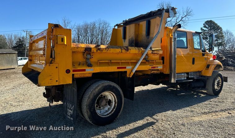 image for item EN5166 2006 International 7400 Crew Cab dump truck