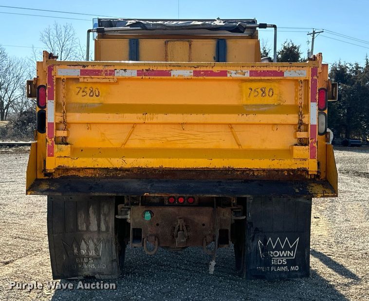 image for item EN5166 2006 International 7400 Crew Cab dump truck