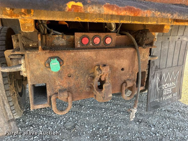 image for item EN5166 2006 International 7400 Crew Cab dump truck