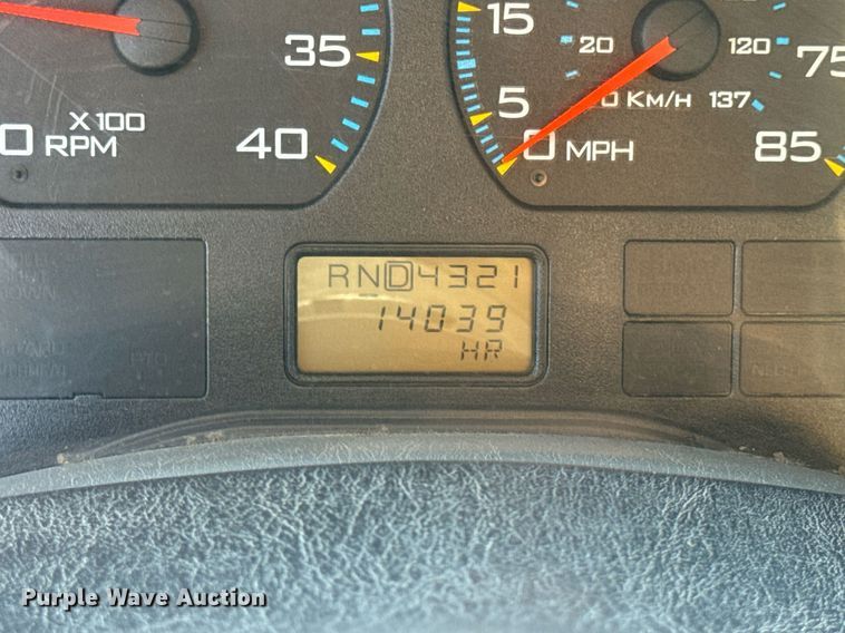 image for item EN5166 2006 International 7400 Crew Cab dump truck