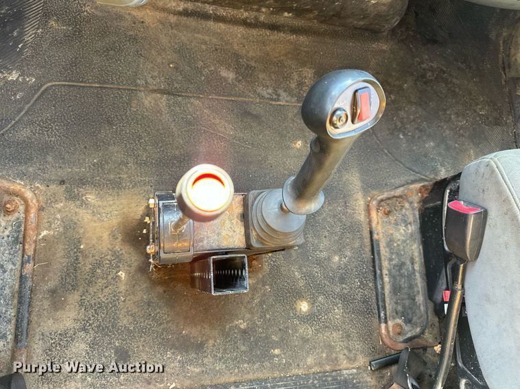 image for item EN5166 2006 International 7400 Crew Cab dump truck