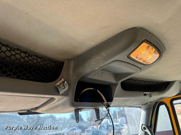 image for item EN5166 2006 International 7400 Crew Cab dump truck