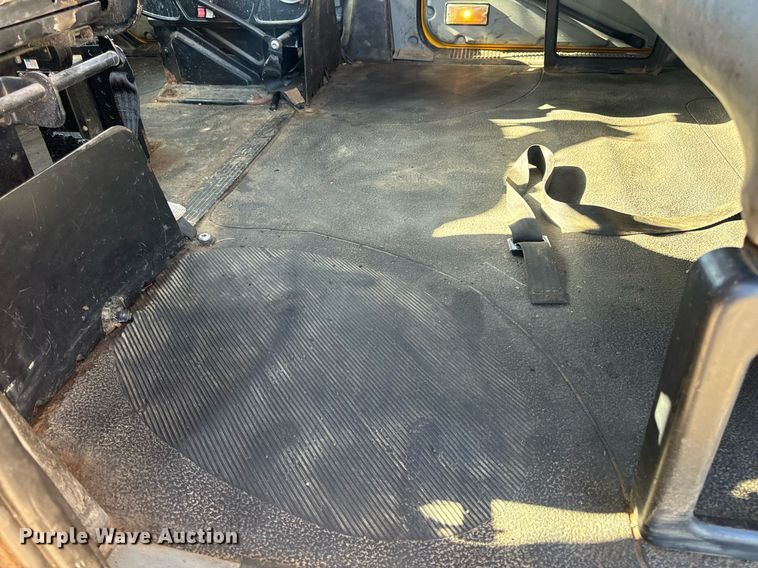 image for item EN5166 2006 International 7400 Crew Cab dump truck