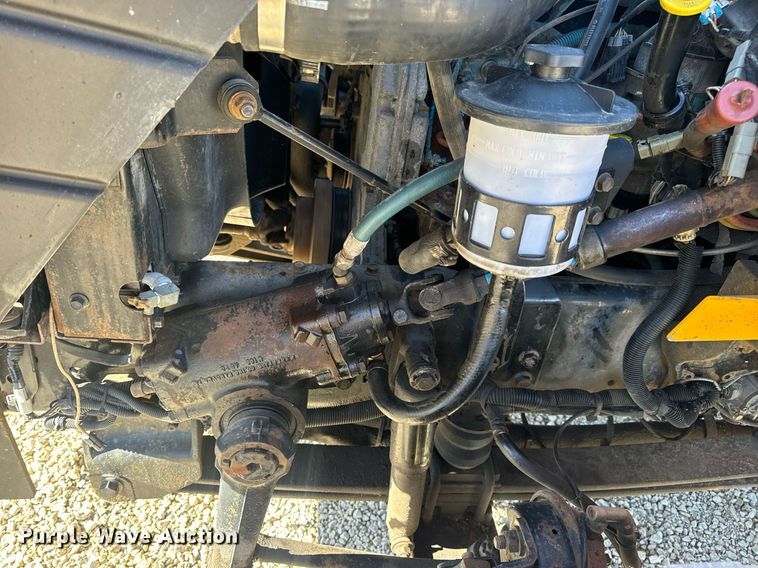 image for item EN5166 2006 International 7400 Crew Cab dump truck