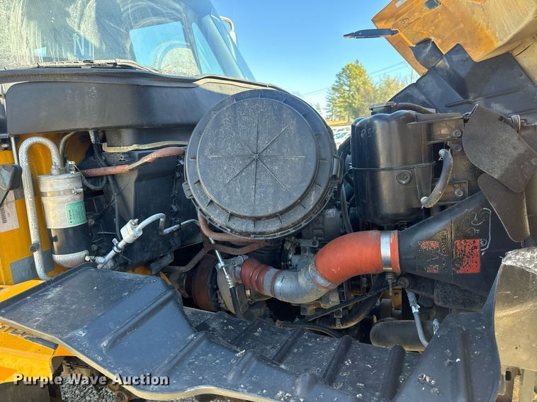 image for item EN5166 2006 International 7400 Crew Cab dump truck