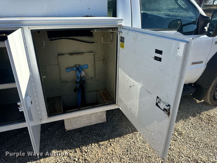 image for item EN5168 2006 Ford F450 Super Duty XL utility / service truck