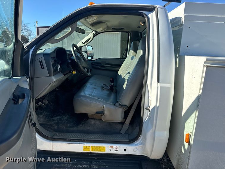 image for item EN5168 2006 Ford F450 Super Duty XL utility / service truck