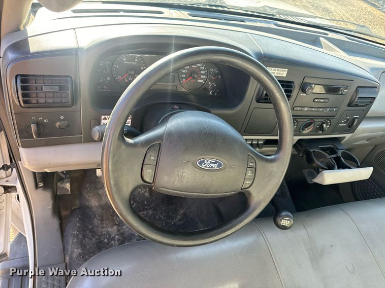 image for item EN5168 2006 Ford F450 Super Duty XL utility / service truck