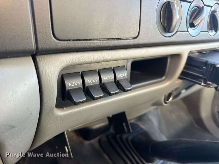 image for item EN5168 2006 Ford F450 Super Duty XL utility / service truck