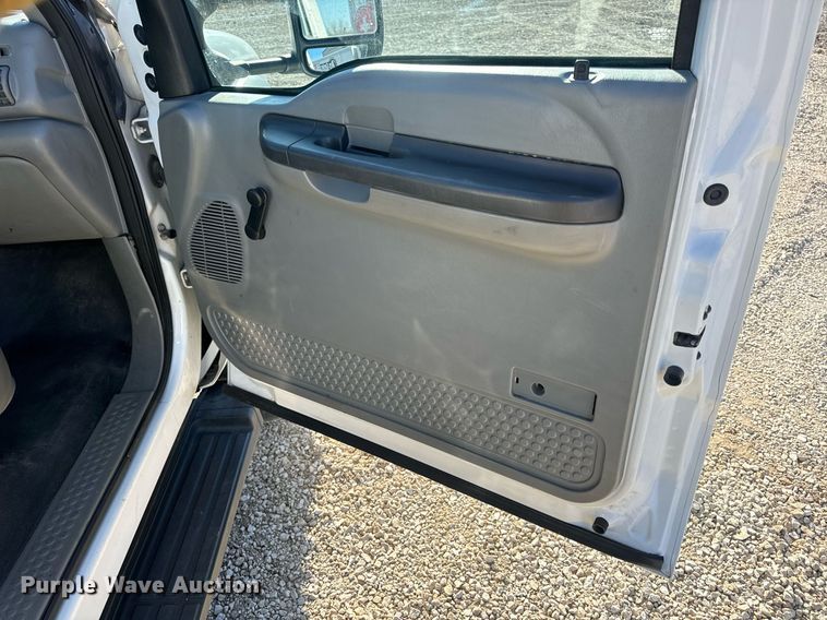 image for item EN5168 2006 Ford F450 Super Duty XL utility / service truck