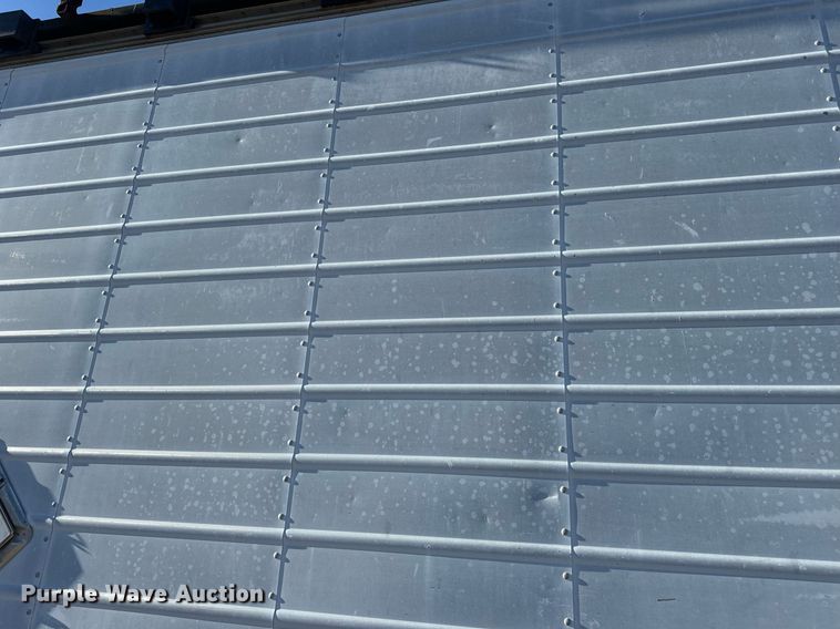 image for item EN5170 2000 International 4900  box truck