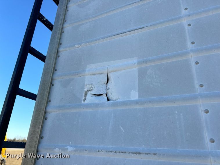 image for item EN5170 2000 International 4900  box truck