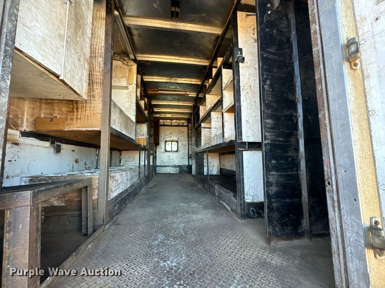 image for item EN5170 2000 International 4900  box truck