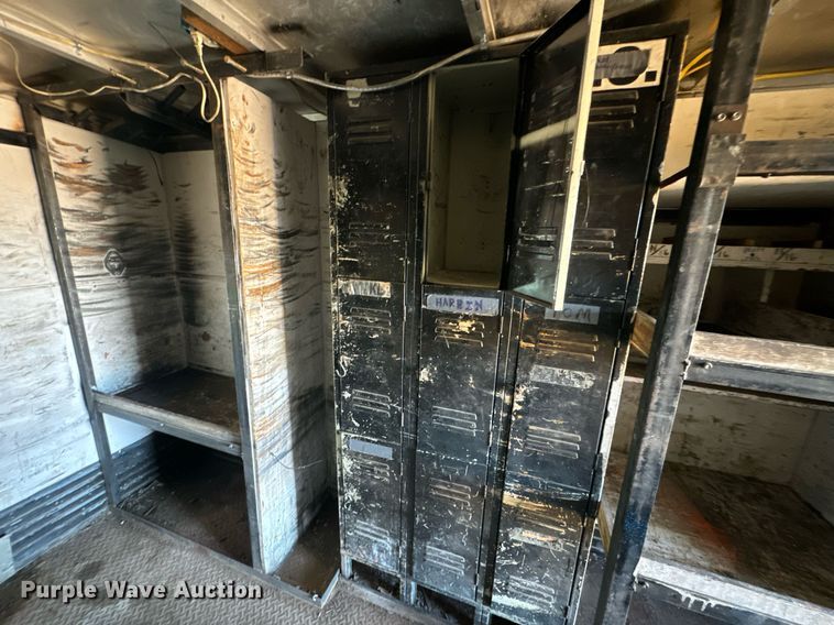 image for item EN5170 2000 International 4900  box truck