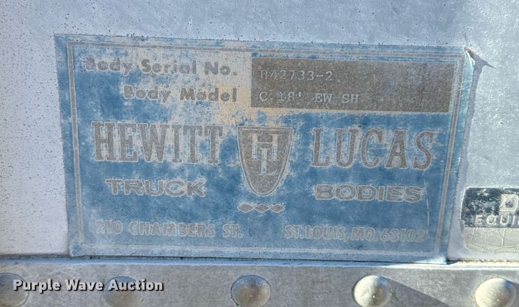 image for item EN5170 2000 International 4900  box truck