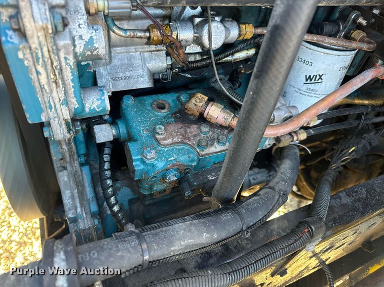 image for item EN5170 2000 International 4900  box truck