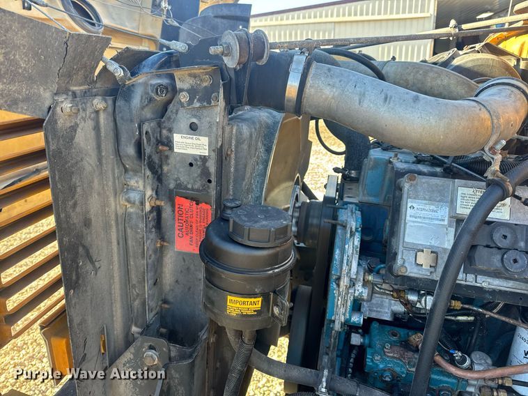 image for item EN5170 2000 International 4900  box truck