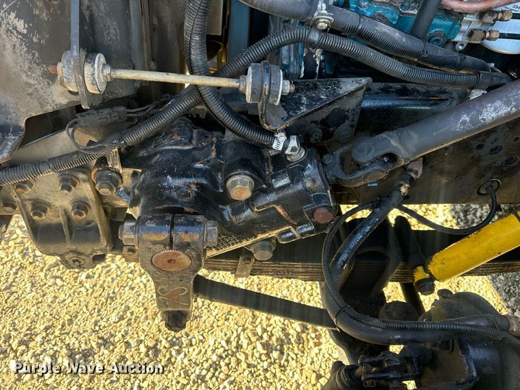 image for item EN5170 2000 International 4900  box truck