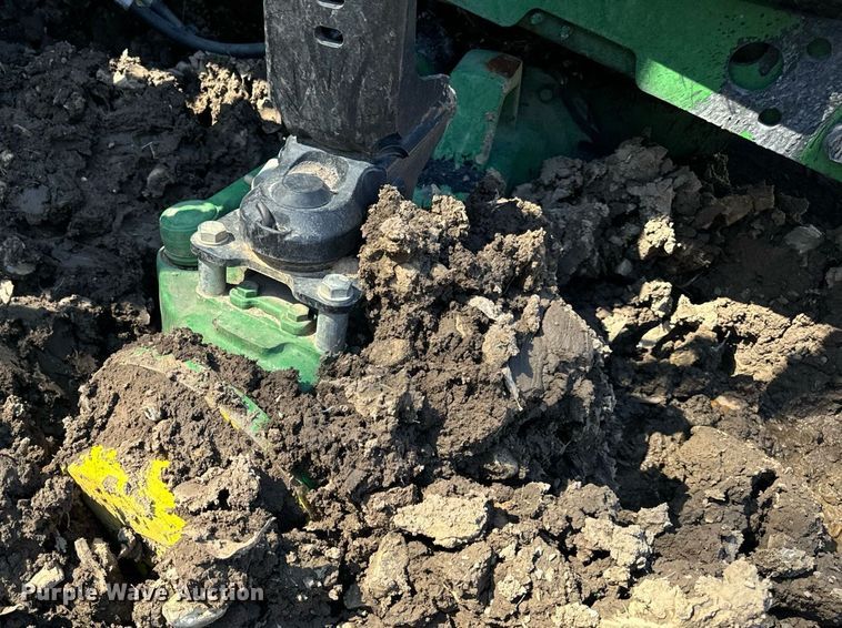 image for item EN5171 2020 John Deere 6130M tractor