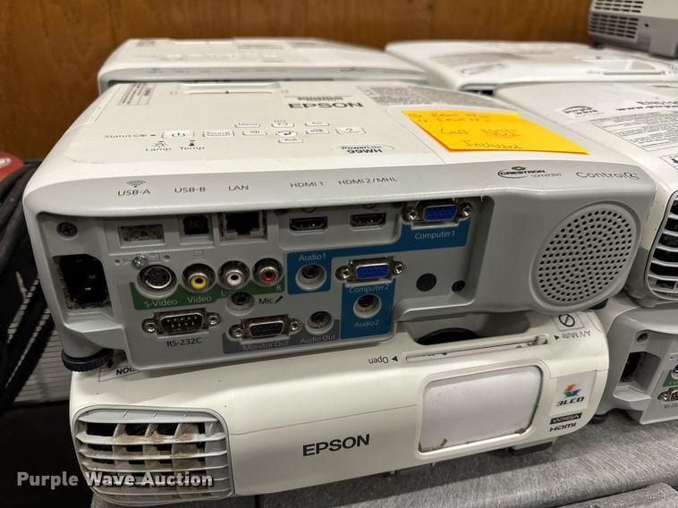 image for item EN5192 (14) Epson H686A LCD projectors