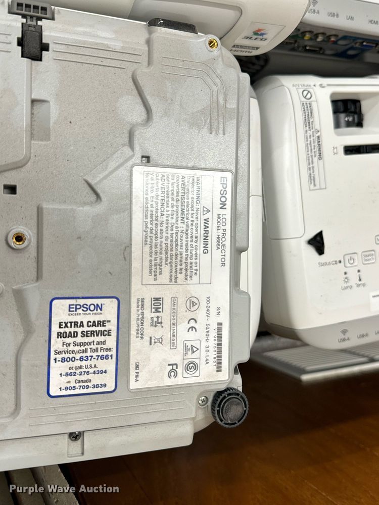 image for item EN5192 (14) Epson H686A LCD projectors
