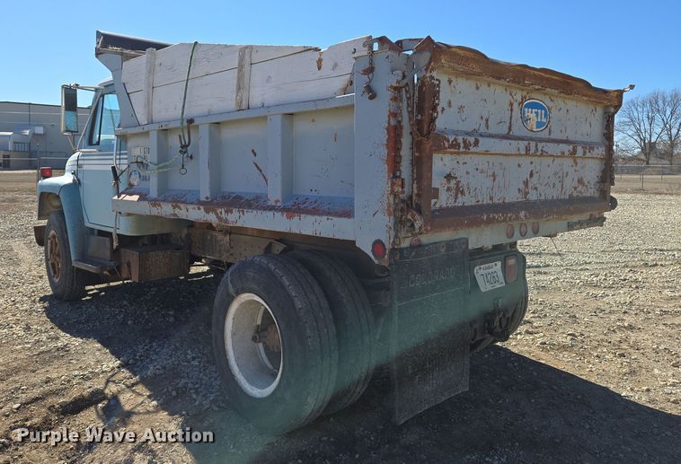 image for item EN8683 1983 International 1754 dump truck