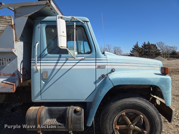 image for item EN8683 1983 International 1754 dump truck