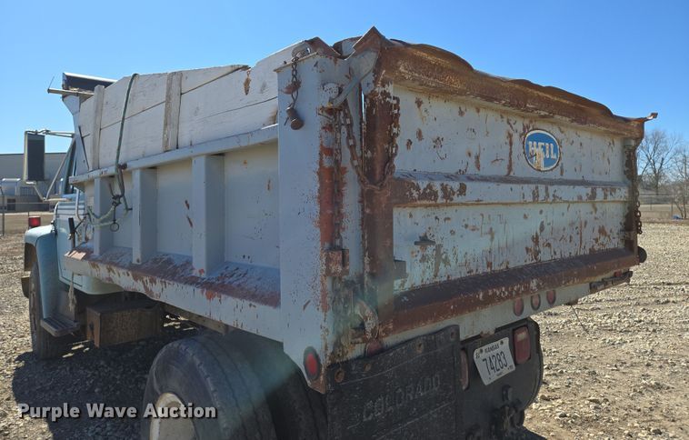 image for item EN8683 1983 International 1754 dump truck