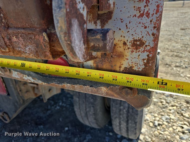 image for item EN8683 1983 International 1754 dump truck