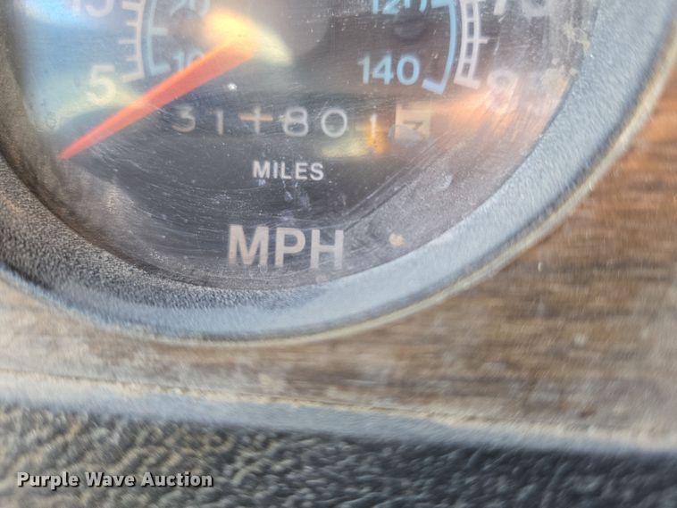 image for item EN8683 1983 International 1754 dump truck