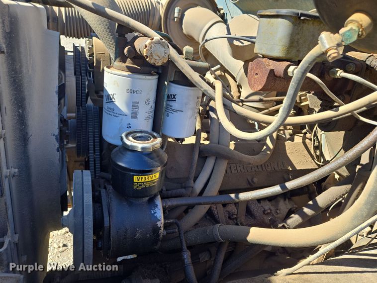 image for item EN8683 1983 International 1754 dump truck