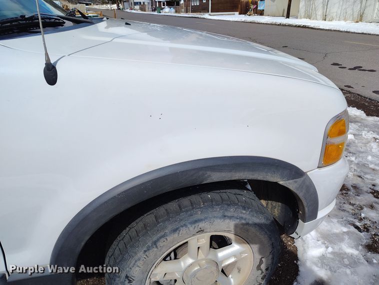 image for item EO9972 2003 Ford Explorer SUV