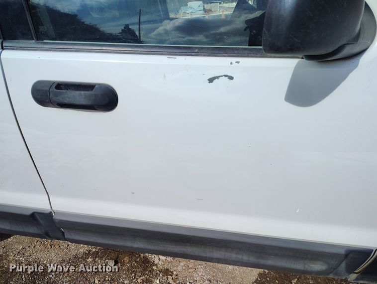 image for item EO9972 2003 Ford Explorer SUV