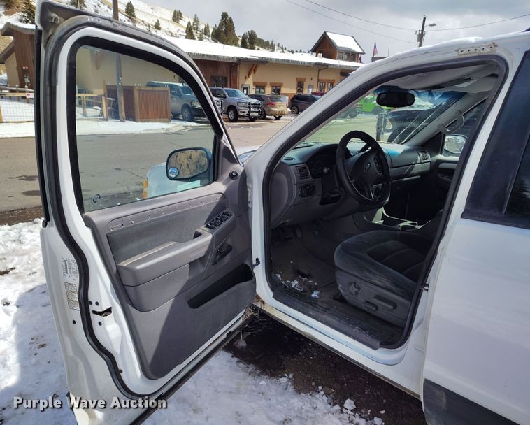 image for item EO9972 2003 Ford Explorer SUV