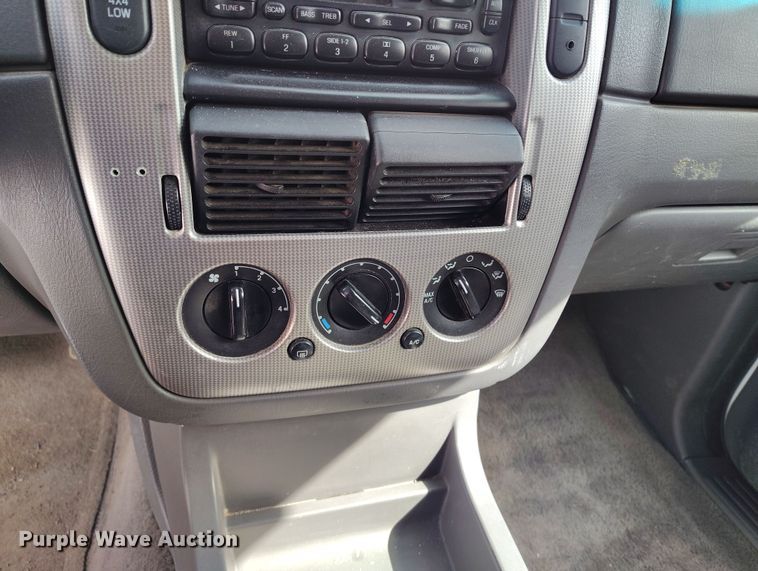image for item EO9972 2003 Ford Explorer SUV