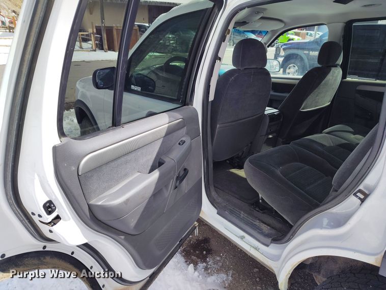 image for item EO9972 2003 Ford Explorer SUV