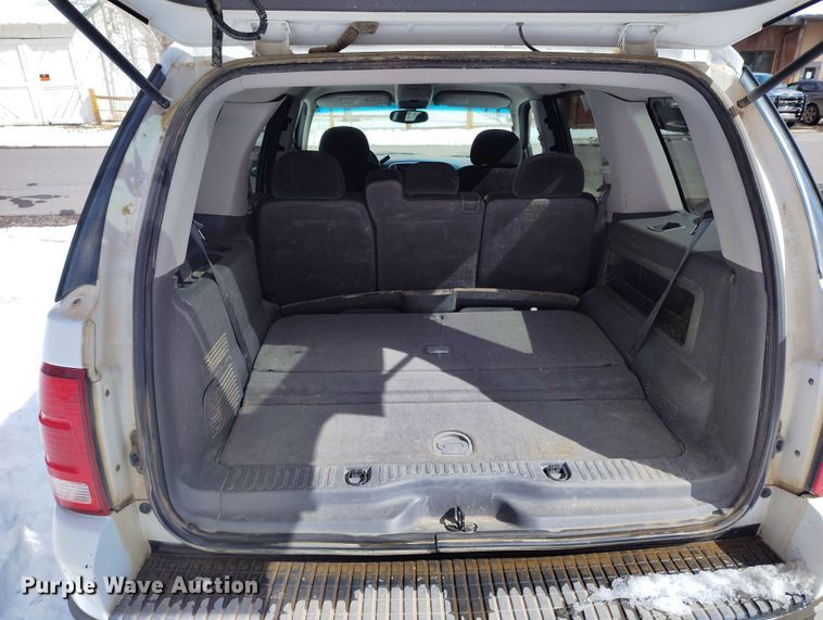 image for item EO9972 2003 Ford Explorer SUV