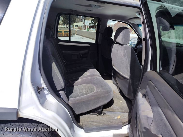 image for item EO9972 2003 Ford Explorer SUV