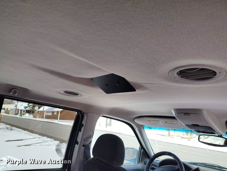 image for item EO9972 2003 Ford Explorer SUV