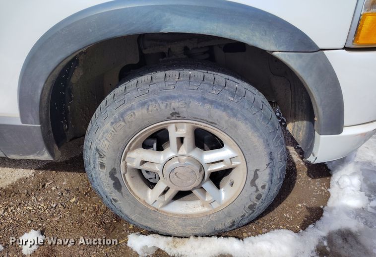 image for item EO9972 2003 Ford Explorer SUV