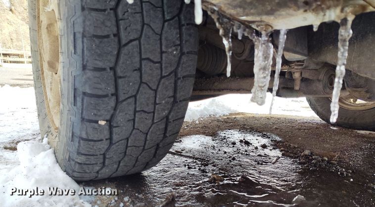 image for item EO9972 2003 Ford Explorer SUV