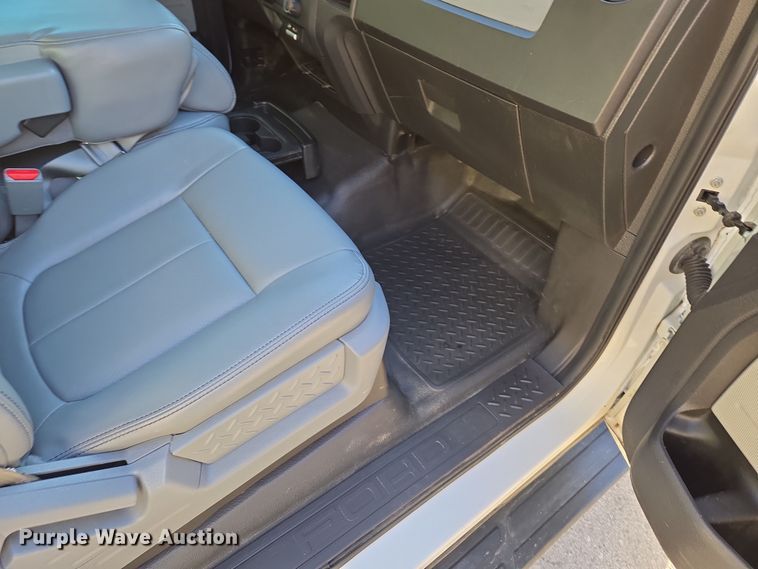 image for item EQ6732 2013 Ford  F150 SuperCrew pickup truck