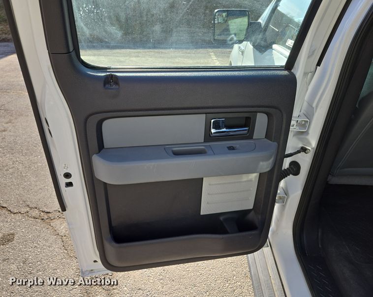 image for item EQ6732 2013 Ford  F150 SuperCrew pickup truck