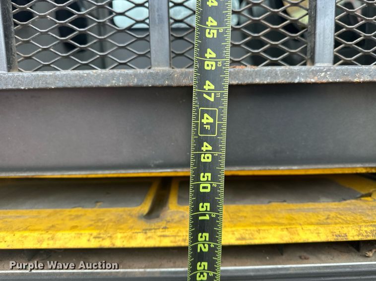 image for item ER4991 2010 Ford E350 Super Duty shuttle bus