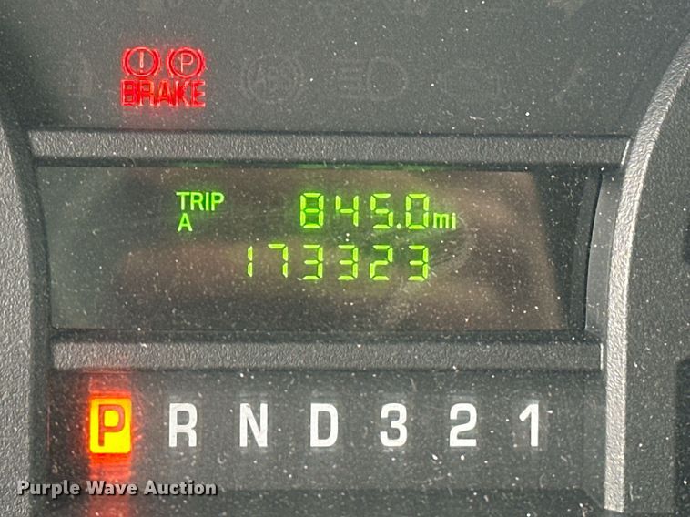 image for item ER4991 2010 Ford E350 Super Duty shuttle bus