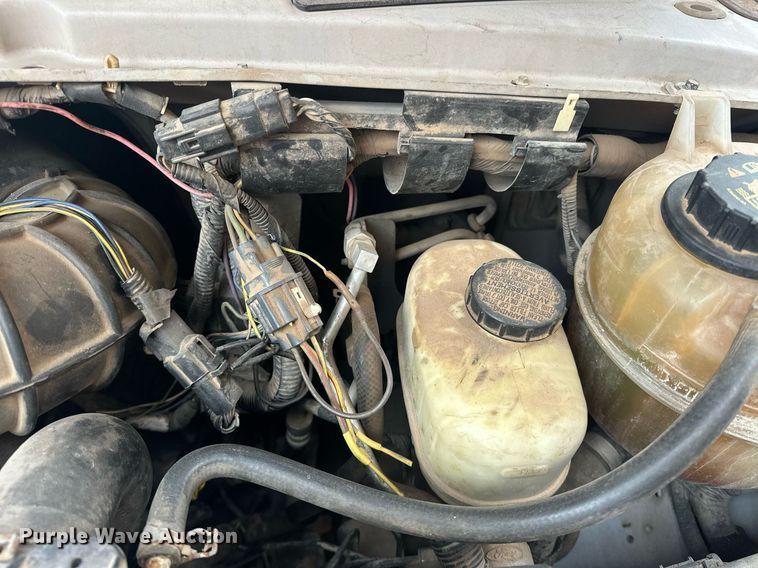 image for item ER4991 2010 Ford E350 Super Duty shuttle bus