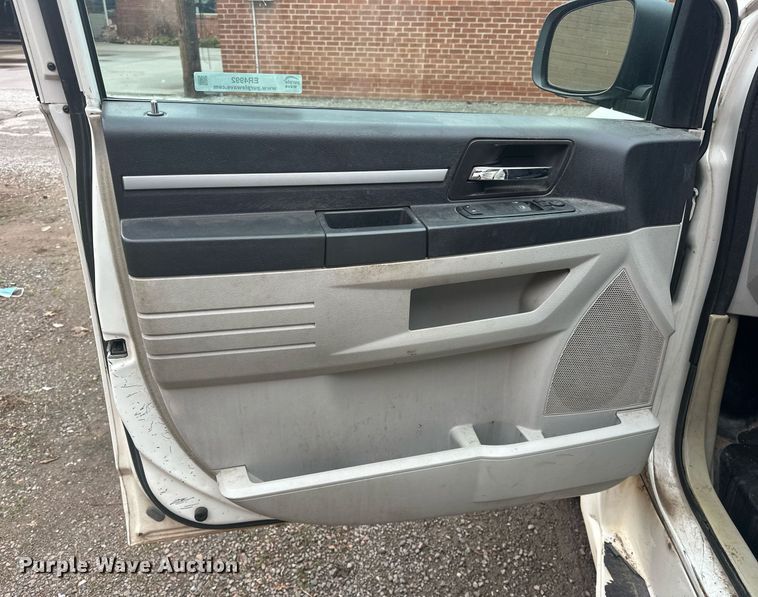 image for item ER4992 2010 Dodge Grand Caravan SE van